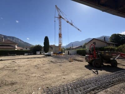 Grue chantier Senioryta à Voreppe constructeur Katrimmo