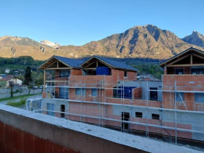 programme La Kroisée à Gilly sur Isère de Katrimmo, bâtiment A1 charpente terminée